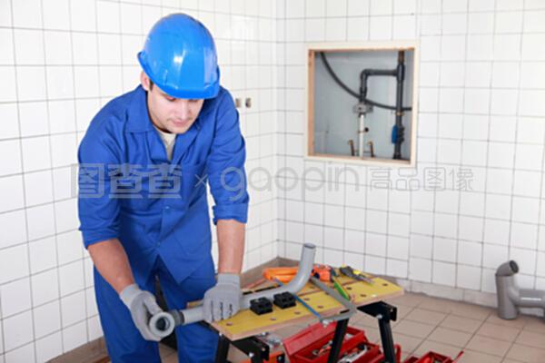 如何正确安装水管 一步步详解与注意事项